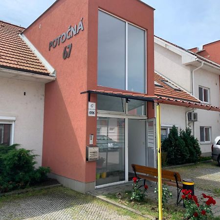 Apartment Biely Kostol Bagian luar foto