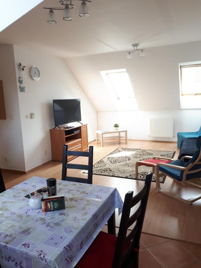 Apartment Biely Kostol Bagian luar foto